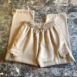 Leah Kirsch Camel Cargo Sweatpants, Medium